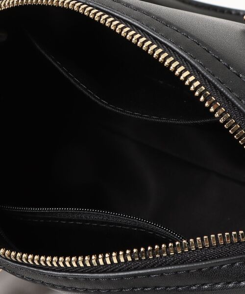 CHARLES & KEITH(チャールズ & キース)の「Everleigh エベルレイ ボウリングバッグ(トートバッグ・レディース・ライトピンク/クリーム/ブラック・S)」の15枚目の写真