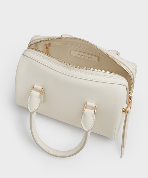 CHARLES & KEITH(チャールズ & キース)の「Everleigh エベルレイ ボウリングバッグ(トートバッグ・レディース・ライトピンク/クリーム/ブラック・S)」の7枚目の写真