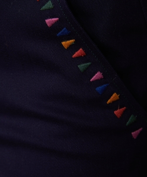 Jocomomola(ホコモモラ)の「Bandera 刺繍ツイルストレッチパンツ(その他パンツ・レディース・サンドベージュ/ネイビー・40/42)」の9枚目の写真