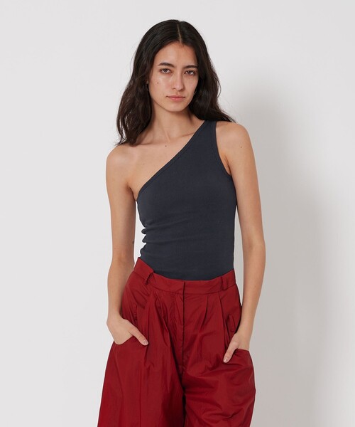 ATTISESSION(アティセッション)の「<ATTISESSION>コットン テレコ ワンショルダ― トップス(キャミソール・レディース・オフホワイト/ネイビー・FREE)」の2枚目の写真