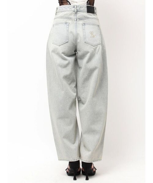 EATME（イートミー）の「カーブシルエットデニムパンツ（デニムパンツ・レディース・ブルー/ライトブルー・MEDIUM/SMALL）」の16枚目の写真