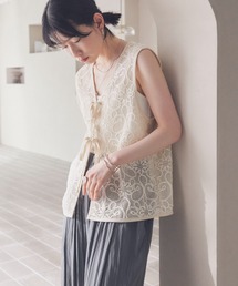 DOUX ARCHIVES（ドゥアルシーヴ）の「コードレースメッシュベスト（ベスト）」