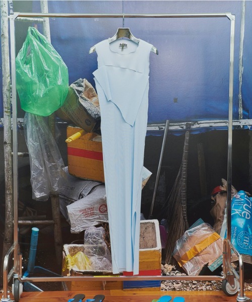 kotohayokozawa（コトハヨコザワ）の「kotohayokozawa PEEPHOLE-BACK SHORT SLEEVE DRESS TDX5-PH04（ドレス・レディース・ライトブルー/ブラウン・SMALL）」の4枚目の写真