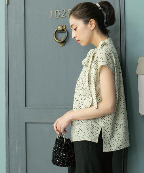 OPAQUE.CLIP（オペークドットクリップ）の「ラッピングボウタイドットブラウス【洗濯機洗い可】（シャツ/ブラウス・レディース・アイボリー系/ブラック系/キャメル・36/38/40/42）」の5枚目の写真