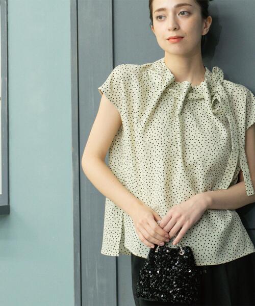 OPAQUE.CLIP（オペークドットクリップ）の「ラッピングボウタイドットブラウス【洗濯機洗い可】（シャツ/ブラウス・レディース・アイボリー系/ブラック系/キャメル・36/38/40/42）」の7枚目の写真