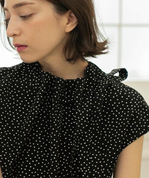 OPAQUE.CLIP（オペークドットクリップ）の「ラッピングボウタイドットブラウス【洗濯機洗い可】（シャツ/ブラウス・レディース・アイボリー系/ブラック系/キャメル・36/38/40/42）」の12枚目の写真