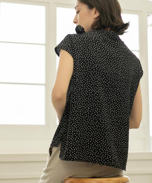 OPAQUE.CLIP（オペークドットクリップ）の「ラッピングボウタイドットブラウス【洗濯機洗い可】（シャツ/ブラウス・レディース・アイボリー系/ブラック系/キャメル・36/38/40/42）」の17枚目の写真