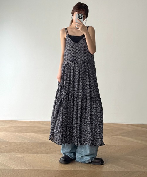 CANAL JEAN（キャナルジーン）の「El mar　柄ティアードキャミワンピース（ワンピース・レディース・ブラック・ONE SIZE）」の7枚目の写真