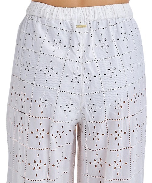 BILLABONG(ビラボン)の「BILLABONG レディース 【CRYSTAL TIDES】 EYELET CRUSH ELST PNT ロングパンツ 【2025年夏モデル】/ビラボンウエストゴムレースロングパンツ(その他パンツ・レディース・ホワイト・SMALL)」の4枚目の写真