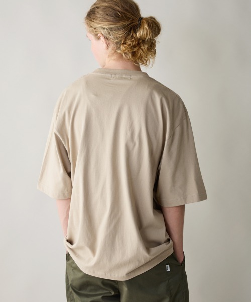 rehacer(レアセル)の「rehacer : Color Surge Relax Fit T-shirt / カラーサージ リラックス フィットTシャツ(Tシャツ/カットソー・メンズ・ブルー/ベージュ/ホワイト・SMALL/MEDIUM/LARGE/X-LARGE)」の11枚目の写真