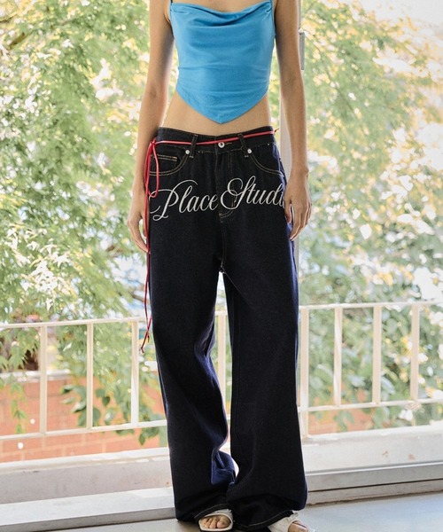 PLACE STUDIO（プレイススタジオ）の「PLACE STUDIO／ロゴ刺繍ワイドパンツ（デニムパンツ・レディース・ブラック/ダークブルー・SMALL）」の6枚目の写真