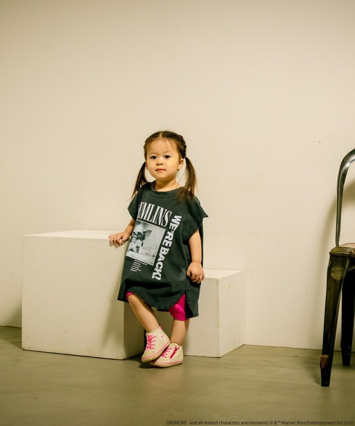 LOWRYS FARM（ローリーズファーム）の「グレムリンノースリーブ　 498648（Tシャツ/カットソー・キッズ・チャコールグレー/オフホワイト・110cm/150cm/140cm/130cm/120cm）」の2枚目の写真