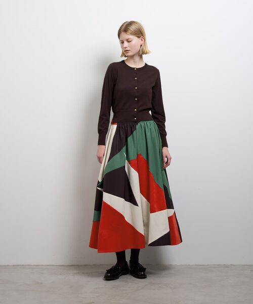 LANVIN en Bleu(ランバンオンブルー)の「メタルボタンベーシックカーディガン(ニット/セーター・レディース・オフホワイト/ブラック/オレンジ/ブラウン/ブルー・38)」の8枚目の写真