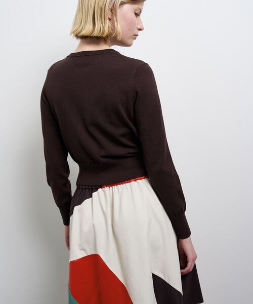 LANVIN en Bleu(ランバンオンブルー)の「メタルボタンベーシックカーディガン(ニット/セーター・レディース・オフホワイト/ブラック/オレンジ/ブラウン/ブルー・38)」の13枚目の写真