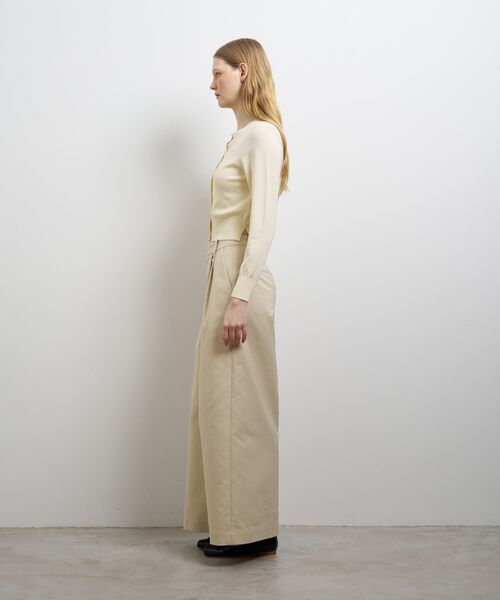 LANVIN en Bleu(ランバンオンブルー)の「メタルボタンベーシックカーディガン(ニット/セーター・レディース・オフホワイト/ブラック/オレンジ/ブラウン/ブルー・38)」の15枚目の写真