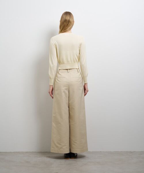 LANVIN en Bleu(ランバンオンブルー)の「メタルボタンベーシックカーディガン(ニット/セーター・レディース・オフホワイト/ブラック/オレンジ/ブラウン/ブルー・38)」の16枚目の写真