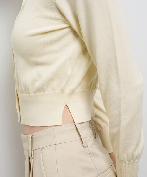 LANVIN en Bleu(ランバンオンブルー)の「メタルボタンベーシックカーディガン(ニット/セーター・レディース・オフホワイト/ブラック/オレンジ/ブラウン/ブルー・38)」の20枚目の写真