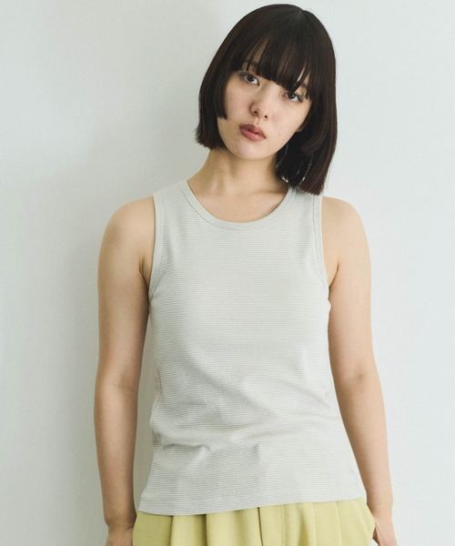 VICKY（ビッキー）の「カップ付きラメボーダータンクトップ≪手洗い可能≫（タンクトップ・レディース・オフホワイト/ブラック/ベージュ・M）」の5枚目の写真