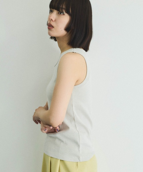 VICKY（ビッキー）の「カップ付きラメボーダータンクトップ≪手洗い可能≫（タンクトップ・レディース・オフホワイト/ブラック/ベージュ・M）」の6枚目の写真