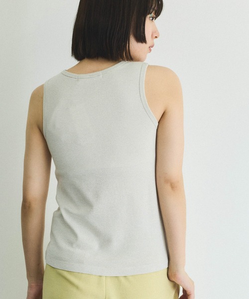 VICKY（ビッキー）の「カップ付きラメボーダータンクトップ≪手洗い可能≫（タンクトップ・レディース・オフホワイト/ブラック/ベージュ・M）」の7枚目の写真