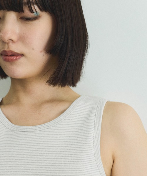 VICKY（ビッキー）の「カップ付きラメボーダータンクトップ≪手洗い可能≫（タンクトップ・レディース・オフホワイト/ブラック/ベージュ・M）」の4枚目の写真