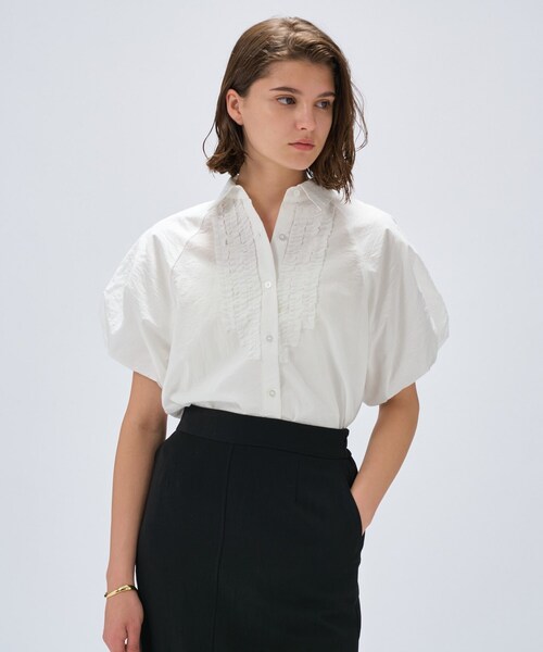 cloenc(クロエンス)の「【手洗い可】シアーローンフリルブラウス(シャツ/ブラウス・レディース・ホワイト/ライトブルー/ブラック・02)」の2枚目の写真