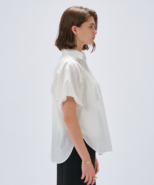 cloenc(クロエンス)の「【手洗い可】シアーローンフリルブラウス(シャツ/ブラウス・レディース・ホワイト/ライトブルー/ブラック・02)」の6枚目の写真