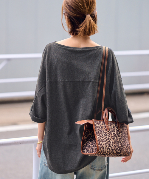 FRAMeWORK(フレームワーク)の「トップニュアンスTee(Tシャツ/カットソー・レディース・チャコールグレー/ベージュ・FREE)」の6枚目の写真