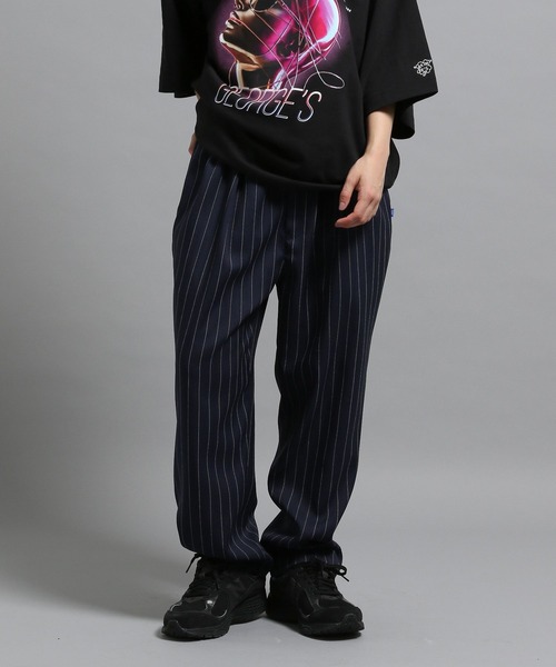 GEORGE'S(ジョージズ)の「ストライプテーパードパンツ(その他パンツ・メンズ・チャコールグレー/ネイビー・MEDIUM/LARGE)」の2枚目の写真
