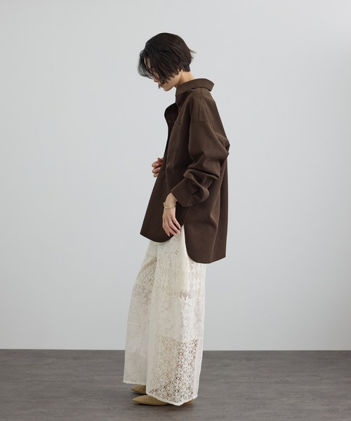 SALON adam et rope'（サロン アダム エ ロペ）の「Ultrasuede(R)オーバーシャツ / セットアップ対応（シャツ/ブラウス・レディース・ベージュ/ブラウン・FREE）」の7枚目の写真