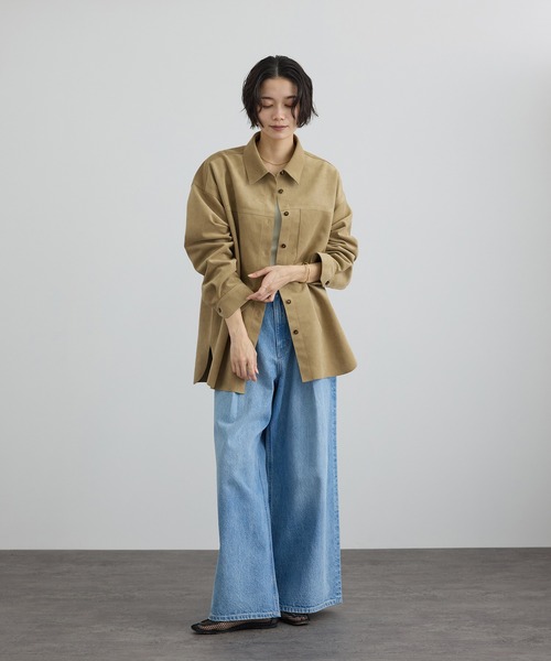 SALON adam et rope'（サロン アダム エ ロペ）の「Ultrasuede(R)オーバーシャツ / セットアップ対応（シャツ/ブラウス・レディース・ベージュ/ブラウン・FREE）」の10枚目の写真