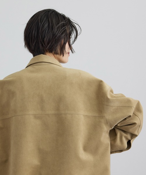 SALON adam et rope'（サロン アダム エ ロペ）の「Ultrasuede(R)オーバーシャツ / セットアップ対応（シャツ/ブラウス・レディース・ベージュ/ブラウン・FREE）」の12枚目の写真