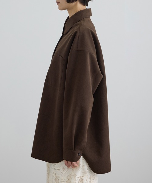 SALON adam et rope'（サロン アダム エ ロペ）の「Ultrasuede(R)オーバーシャツ / セットアップ対応（シャツ/ブラウス・レディース・ベージュ/ブラウン・FREE）」の14枚目の写真