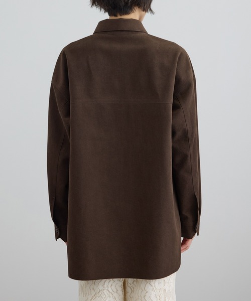 SALON adam et rope'（サロン アダム エ ロペ）の「Ultrasuede(R)オーバーシャツ / セットアップ対応（シャツ/ブラウス・レディース・ベージュ/ブラウン・FREE）」の15枚目の写真