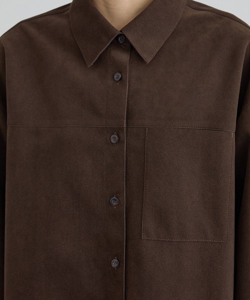 SALON adam et rope'（サロン アダム エ ロペ）の「Ultrasuede(R)オーバーシャツ / セットアップ対応（シャツ/ブラウス・レディース・ベージュ/ブラウン・FREE）」の17枚目の写真