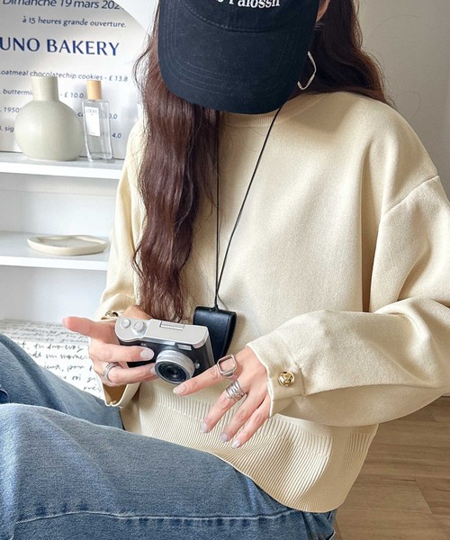 classicalelf（クラシカルエルフ）の「ゆったりなのに上品でキチンと見え。ミラノリブ袖先ゴールドボタンプルオーバー（ニット/セーター・レディース・ネイビー/ホワイト系その他/ブラウン/レッド/ブラック/アイボリー/ブラック系その他・LARGE/MEDIUM/SMALL/X-LARGE）」の12枚目の写真