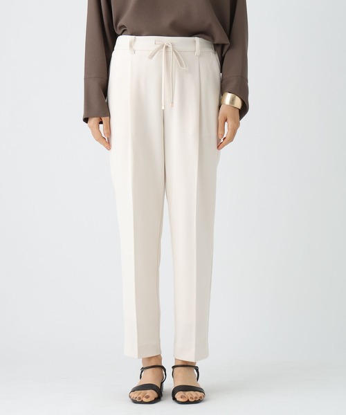 Elura（エルーラ）の「≪イージーケア≫サマ見えリラクシーテーパ－ド〈低身長サイズあり〉/582758（その他パンツ・レディース・ダークブラウン/キャメル/オフホワイト/ブラック/チャコールグレー/ライトブルー・MEDIUM/LARGE/FREE(S)）」の7枚目の写真