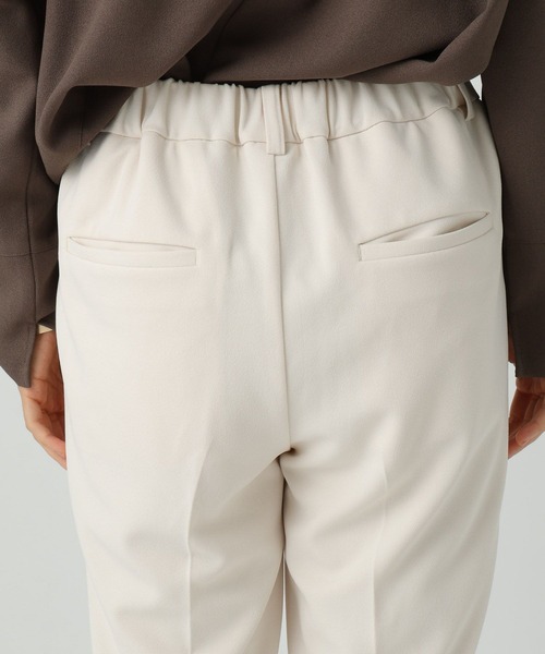 Elura（エルーラ）の「≪イージーケア≫サマ見えリラクシーテーパ－ド〈低身長サイズあり〉/582758（その他パンツ・レディース・ダークブラウン/キャメル/オフホワイト/ブラック/チャコールグレー/ライトブルー・MEDIUM/LARGE/FREE(S)）」の13枚目の写真