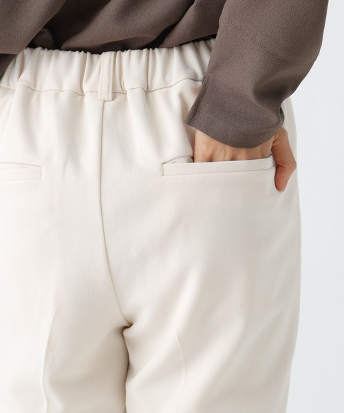 Elura（エルーラ）の「≪イージーケア≫サマ見えリラクシーテーパ－ド〈低身長サイズあり〉/582758（その他パンツ・レディース・ダークブラウン/キャメル/オフホワイト/ブラック/チャコールグレー/ライトブルー・MEDIUM/LARGE/FREE(S)）」の14枚目の写真