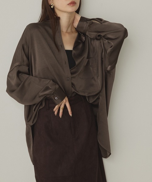 hunch（ハンチ）の「マットサテン バンドカラー オーバーシャツ（シャツ/ブラウス・レディース・ブラウン/チャコール/ベージュ・FREE）」の4枚目の写真