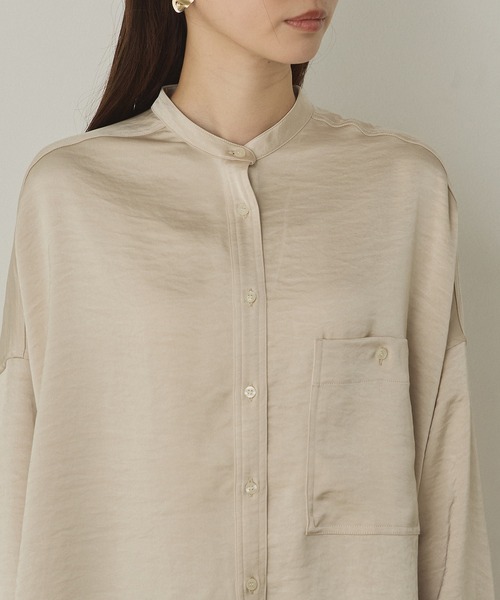hunch（ハンチ）の「マットサテン バンドカラー オーバーシャツ（シャツ/ブラウス・レディース・ブラウン/チャコール/ベージュ・FREE）」の14枚目の写真