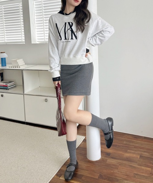 Ada.（エイダ）の「立体イニシャルロゴ スウェットプルオーバー（スウェット・レディース・ボルドー/オートミール/ブラック・FREE）」の6枚目の写真
