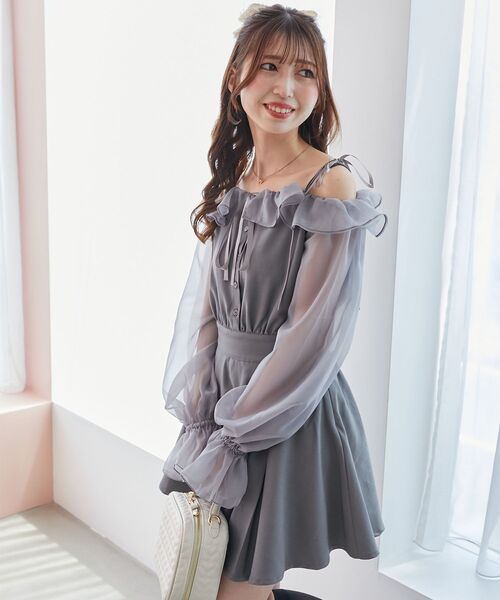 MAJESTIC LEGON(マジェスティックレゴン)の「袖異素材ミニワンピース(ワンピース・レディース・グレー/アイボリー/ブラック・MEDIUM)」の21枚目の写真