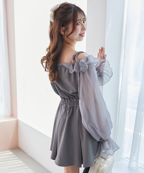 MAJESTIC LEGON(マジェスティックレゴン)の「袖異素材ミニワンピース(ワンピース・レディース・グレー/アイボリー/ブラック・MEDIUM)」の22枚目の写真