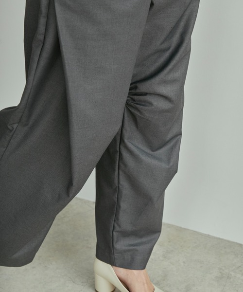 LOSCa（ロスカ）の「サイドタックワイドパンツ（スラックス・レディース・カーキ/グレー・M/S）」の5枚目の写真