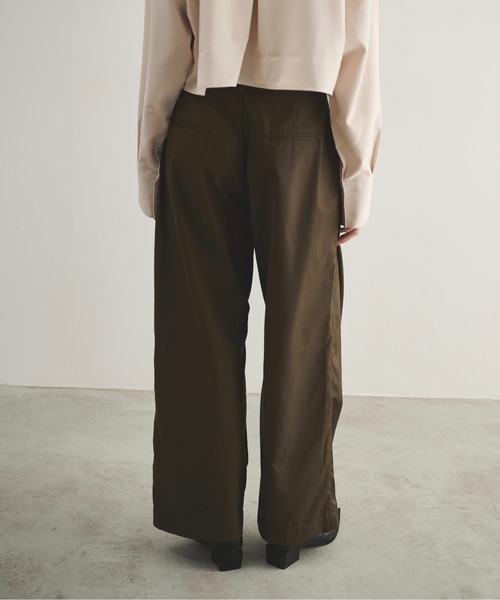 LOSCa（ロスカ）の「サイドタックワイドパンツ（スラックス・レディース・カーキ/グレー・M/S）」の9枚目の写真