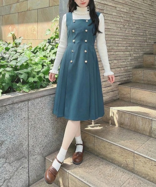 F i.n.t（フィント）の「【セットアップ対応】ゴールド釦プリーツジャンパースカート/fint フィント（ジャンパースカート・レディース・ブルーグリーン/モカ・FREE）」の2枚目の写真