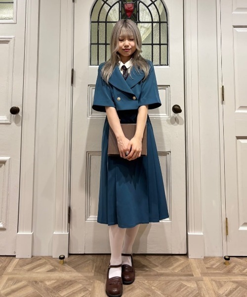 F i.n.t（フィント）の「【セットアップ対応】ゴールド釦プリーツジャンパースカート/fint フィント（ジャンパースカート・レディース・ブルーグリーン/モカ・FREE）」の16枚目の写真