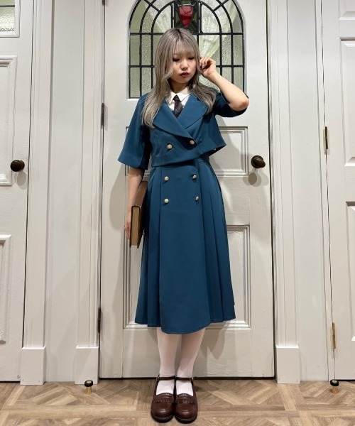 F i.n.t（フィント）の「【セットアップ対応】ゴールド釦プリーツジャンパースカート/fint フィント（ジャンパースカート・レディース・ブルーグリーン/モカ・FREE）」の20枚目の写真