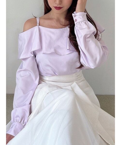 RESEXXY(リゼクシー)の「アシンメトリーラッフルブラウス(シャツ/ブラウス・レディース・ラベンダー/ブラック/ホワイト・FREE)」の3枚目の写真